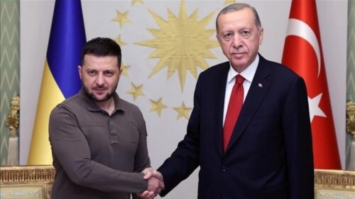 Presidentët Erdoğan dhe Zelenskyy diskutojnë zgjatjen e marrëveshjes së drithërave të Detit të Zi