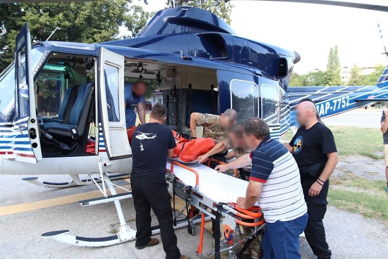 Shtetasi holandez shpëtohet në malin Galiçica me helikopter, u lëndua gjatë hedhjes me parashutë