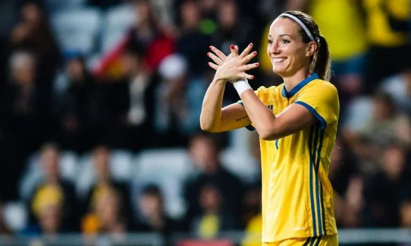 Kosovare Asllani ia siguron Suedisë vendin e tretë në Kupën e Botës