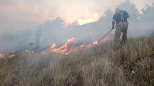 Shpërthen zjarr afër rrugës Shtip-Radovish