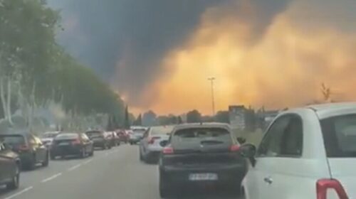 Zjarr i madh në jug të Francës, evakuohen kampet me shumë turistë (VIDEO)