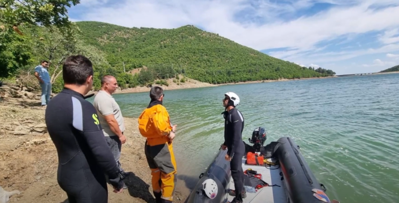 (VIDEO) Pas pesë ditësh gjendet trupi i pajetë i 30 vjeçarit që u mbyt në pendën e Likovës