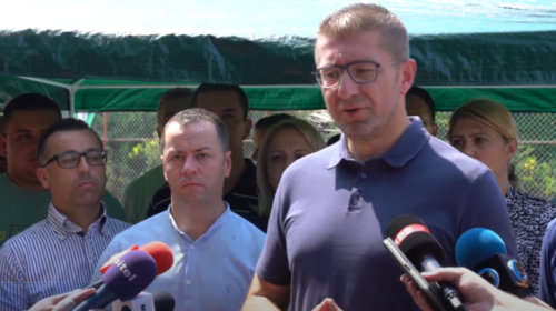 (VIDEO) Mickoski për ndryshimet kushtetuese: Qeveritarët i kanë rënë “murrit me kokë”