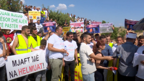 (VIDEO) Banorët e Komunës së Studeniçanit protestojën kundër “Drisllës”: Na leni të marrim frymë!