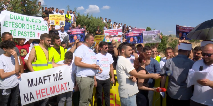 (VIDEO) Banorët e Komunës së Studeniçanit protestojën kundër “Drisllës”: Na leni të marrim frymë!