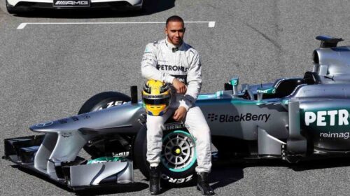 Hamilton vazhdon kontratën si pilot i Mercedesit deri në vitin 2025