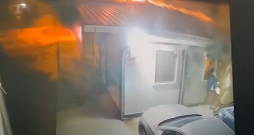 (VIDEO) Dokumentari i IRL-së ngrit pikëpyetje për përgjegjësitë e djegies së spitalit në Tetovë