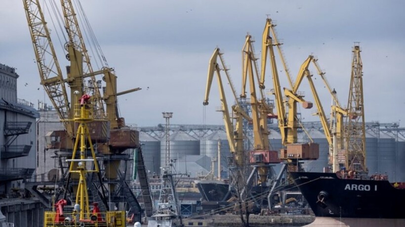 Rusia sulmoi siloset e grurit në Odesa me dronë dhe raketa