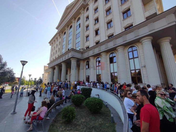 Administrata gjyqësore mbajti protestë para Gjykatës Penale Shkup