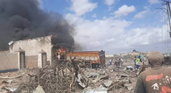 Shpërthen kamioni i bllokuar në Somali, të paktën dhjetë të vdekur