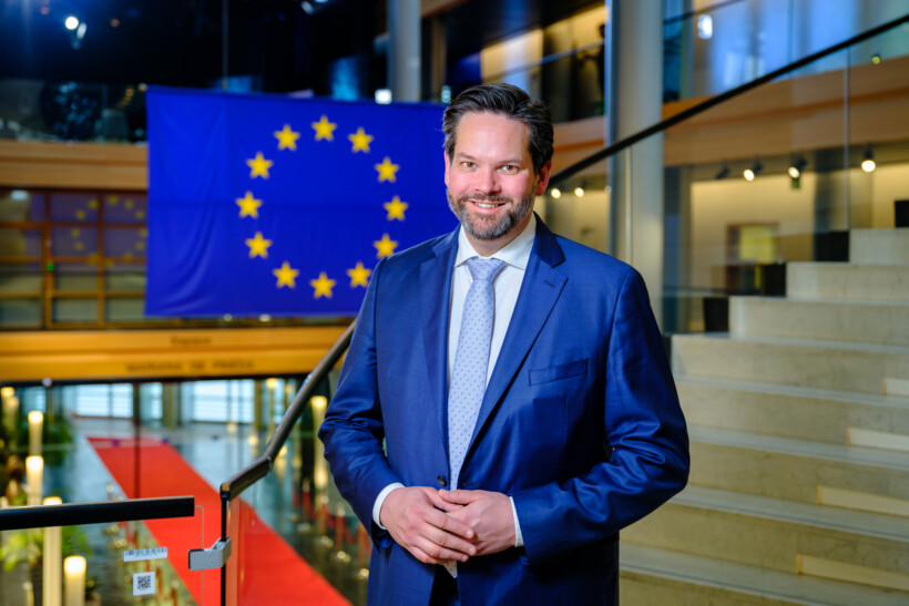 Eurodeputeti austriak: Gabim historik nëse shtyhet liberalizimi i vizave për Kosovën