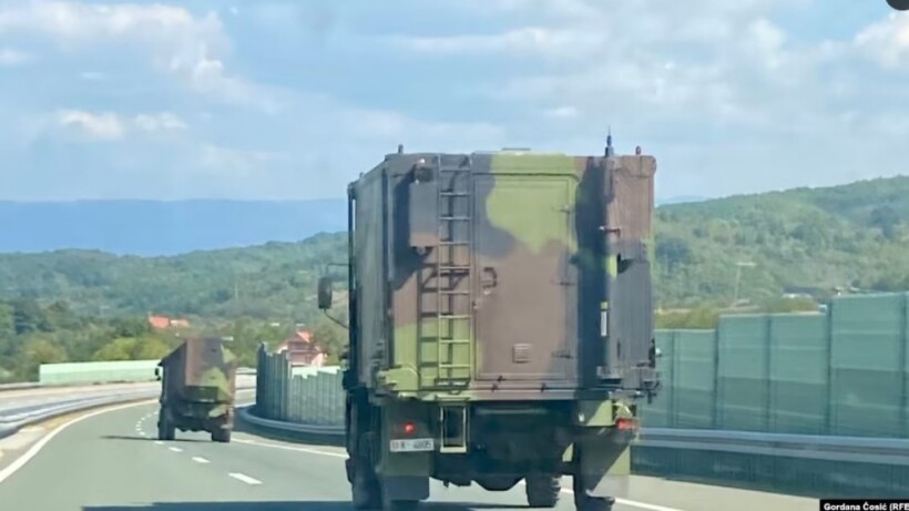 Vërehet lëvizja e një kolone ushtarake në jug të Serbisë