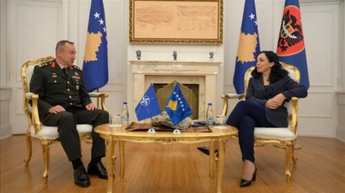 Presidentja Osmani priti komandantin e ardhshëm të KFOR-it, gjeneralmajorin Özkan Ulutaş