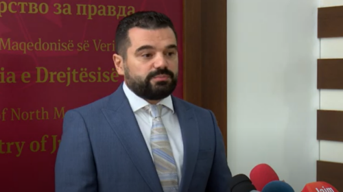 (VIDEO) Ja çfarë thotë ministri Lloga në pyetjen nëse do të amnistohen të dënuarit e rastit “Monstra”