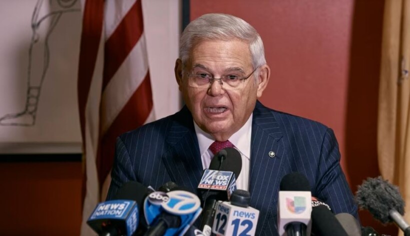 Akuzohet për korrupsion, shtohen thirrjet për dorëheqjen e senatorit amerikan Bob Menendez