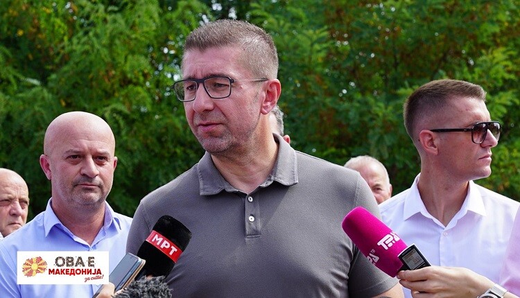 Mickoski: Po digjem nga dëshira për zgjedhje, do t’i fitojmë 61 deputetë