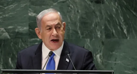 Netanyahu kërcënon Iranin me sulm bërthamor në OKB, por tërhiqet shpejt