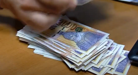 (VIDEO) Fillim  të vitit të ardhshëm paga minimale do të rritet për 10%