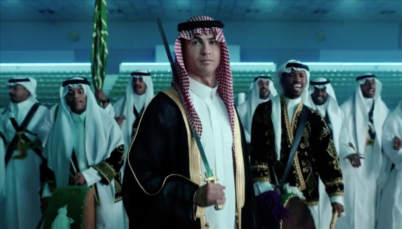 Cristiano Ronaldo vishet me rroba arabe për Ditën Kombëtare të Arabisë Saudite