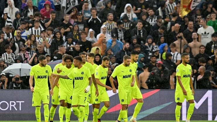 Juventus pëson humbjen e parë të sezonit nga gafat, feston skuadra e Nedim Bajramit