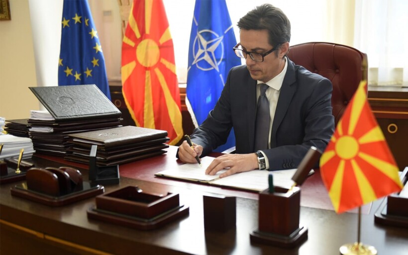 Pendarovski firmosi dekretin për ndryshimet në Kodin Penal