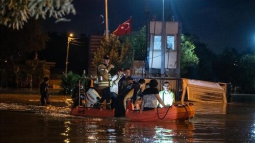 Përmbytje në Istanbul, të paktën dy persona humbin jetën