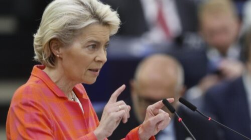 Von der Leyen: Ne do të vendosim se kush do të vijë në BE dhe jo trafikantët