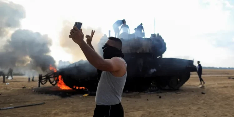 (VIDEO) Hamasi depërton në territorin izraelit