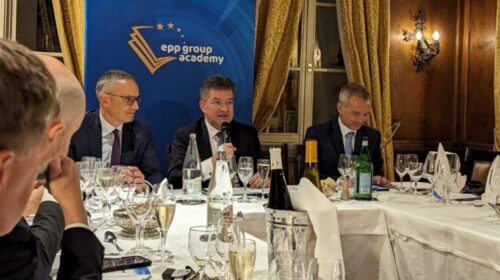 Lajçak takohet me eurodeputetët në Strasbourg, diskutojnë për dialogun Kosovë-Serbi