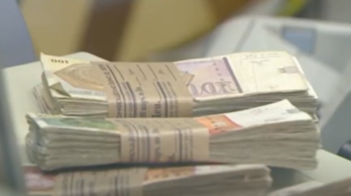 (VIDEO) Tre milionë euro ka fituar një tetovar që punonte në rrjetet sociale për kompani të huaja
