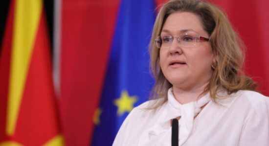 Petrovska: Shqipëria vazhdoi tutje drejt BE-së, RMV-ja mbetet në vend falë politikave të VMRO-DPMNE-së