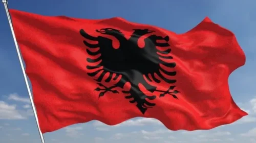 (VIDEO) Kryetarët e partive politike në Maqedoninë e Veriut uruan 28 Nëntorin