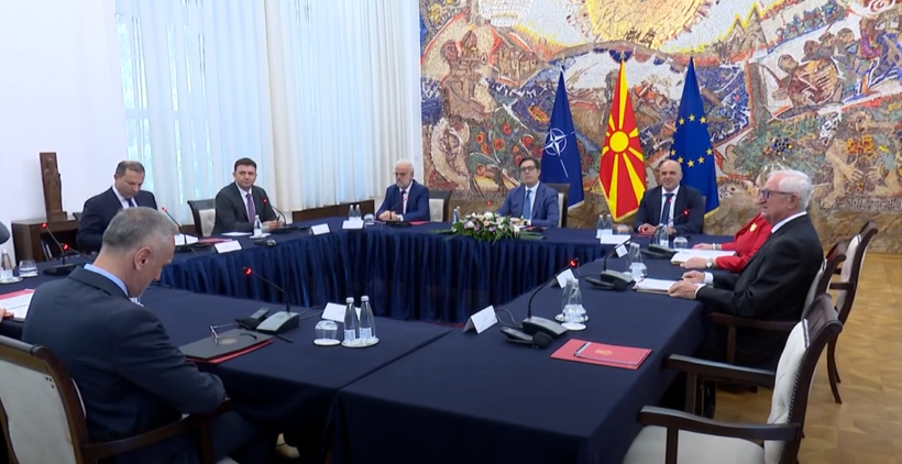 (VIDEO) Mblidhet Këshilli i Sigurisë së vendit: Nuk ka shenja që Maqedonia e Veriut është e rrezikuar