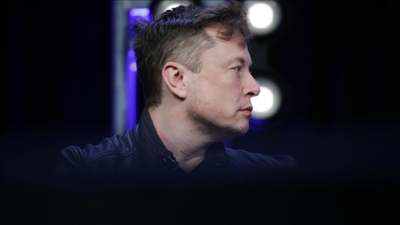 Elon Musk përpiqet të tërhiqet nga postimi antisemitik