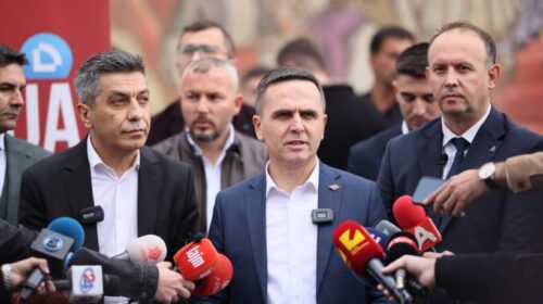 (VIDEO) Opozita shqiptare paralajmëron se mund të mos votojë ndryshimet kushtetuese