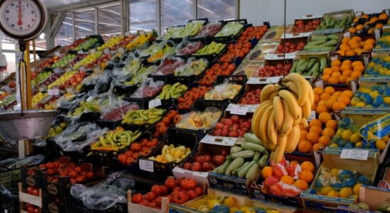 KMK-Maqedoni: Janë konstatuar parregullsi në disa qendra blerjeje për fruta dhe perime