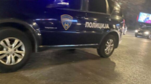 Disa kontrabandues sulmojnë makinë e policisë në Bllacë të Shkupit