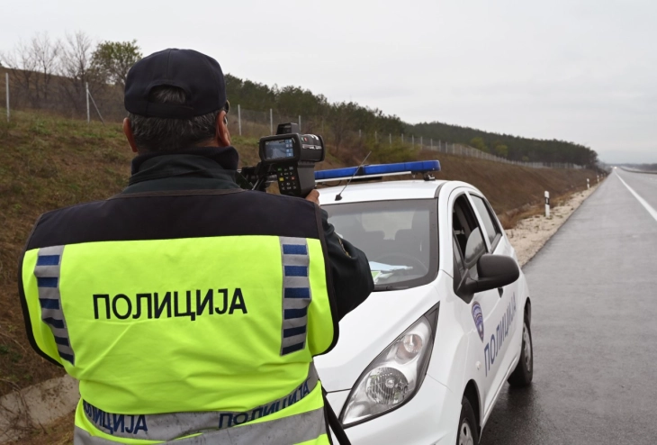 Dënohen 296 vozitës në Shkup, 77 për tejkalim të shpejtësisë