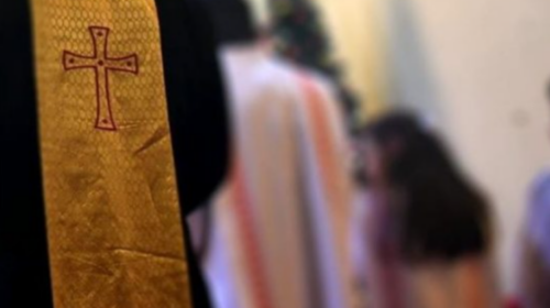 Prifti kapet duke abuzuar seksualisht me një vajzë 12 vjeçare