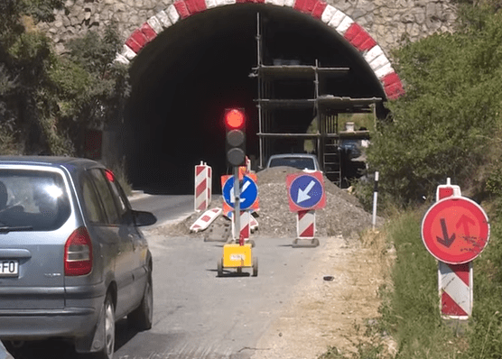 Prej sot mbyllet rruga lokale deri në Bllacë, qasja është siguruar përmes rrugës së përkohshme