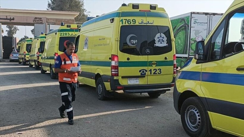 Ambulancat egjiptiane fillojnë të hyjnë në Gaza përmes vendkalimit Rafah