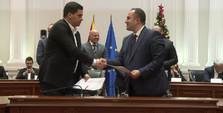 Janë nënshkruar marrëveshje për dy projekte kapitale në komunën e Ohrit