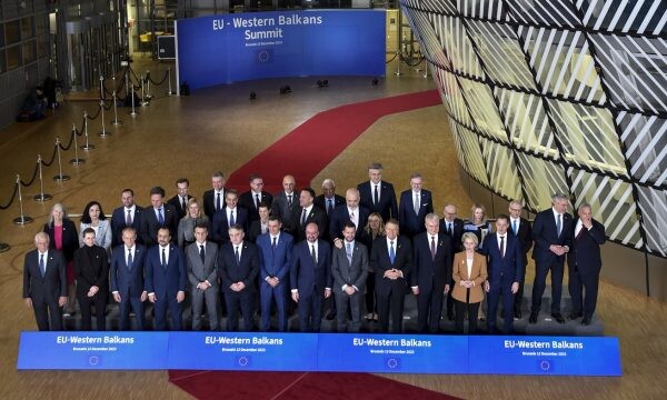 Nis samiti dy ditor i liderëve të BE-së, zgjerimi është në agjendë por fokusi është në Ukrainë