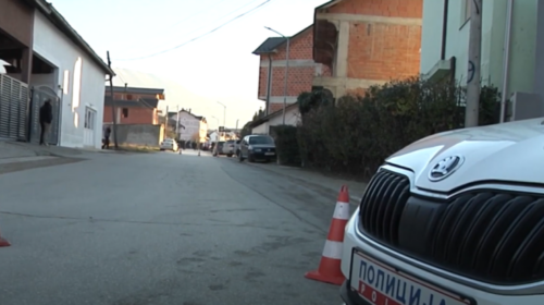 (VIDEO) Vrasja e dyfishtë në Çellopek të Tetovës, policia në vendin e ngjarjes gjeti tre pistoleta