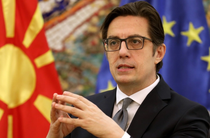 Kabineti i presidentit: Pendarovski nuk ka marrë përsipër të negociojë me Greqinë