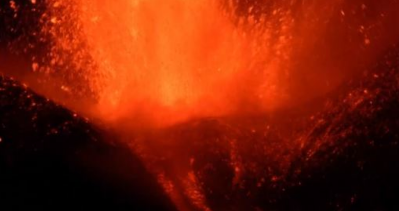 (VIDEO) Vullkani Etna shpërthen sërish, pamjet spektakolare