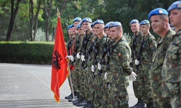 Shqipëria do të dërgojë trupa shtesë në misionin paqeruajtës të NATO-s në Kosovë