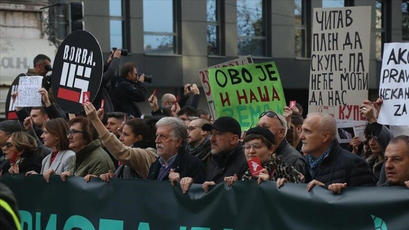 Serbi, një numër qytetarësh u mblodhën në protesta duke kërkuar anulimin e zgjedhjeve