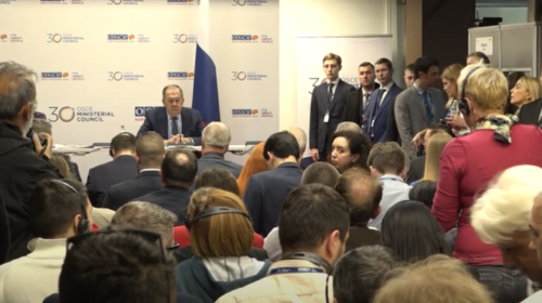 (VIDEO) Dita e dytë e Samitit të OSBE-së, Lavrov sërish në qendër të vëmendjes