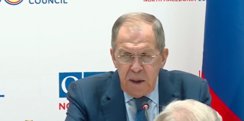 Lavrov ndërpret për moment konferencën: A mos do dikush të marr fjalën? Po dëgjojë zëra aty, shpresoj gjithçka të jetë rregull!